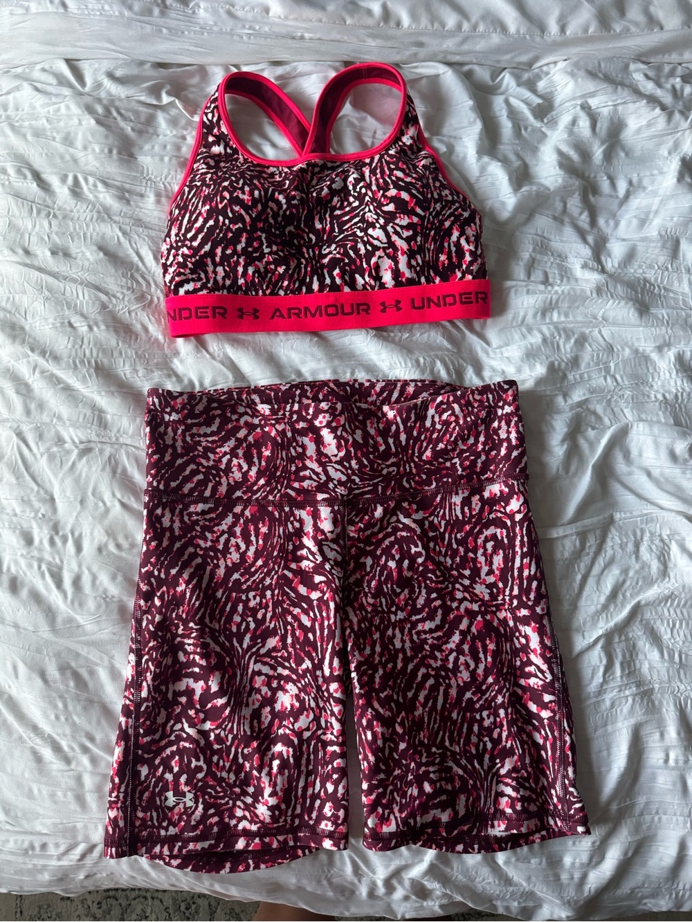 Under Armour Women’s Athletic Sports Bra & Bike Shorts 2-Piece Set Pink LG